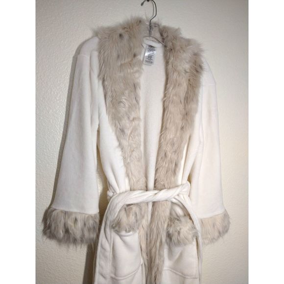 Pottery Barn Teen Leopard Faux Fur cream color Robe Size: One Size - Picture 3 of 11